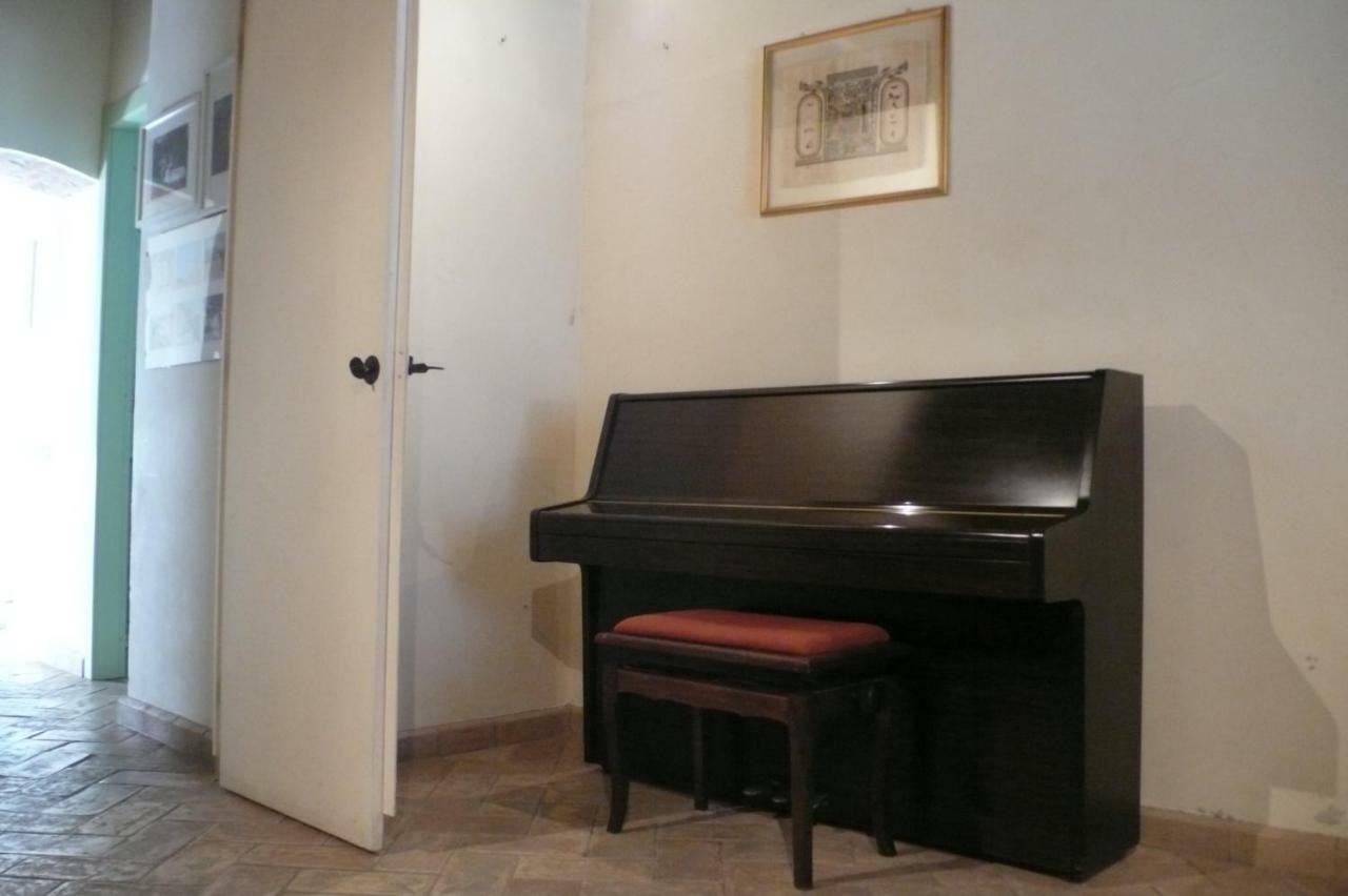 פרוג'ה Le Camere Di Casa Cassandra מראה חיצוני תמונה